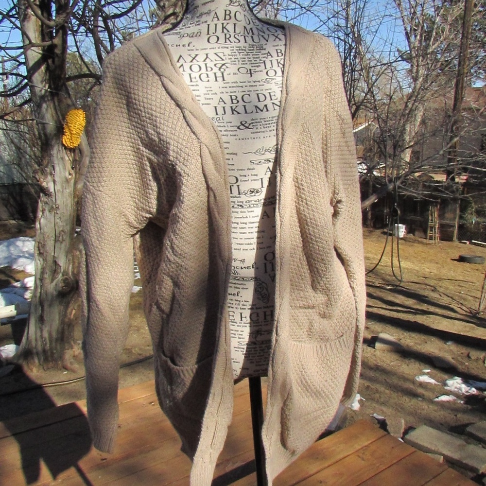 Cozy Beige Women's XL Cardigan with Pockets